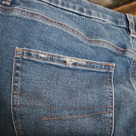 American Eagle Outfitters Curvy Mom Jeans - Picture 3 of 7